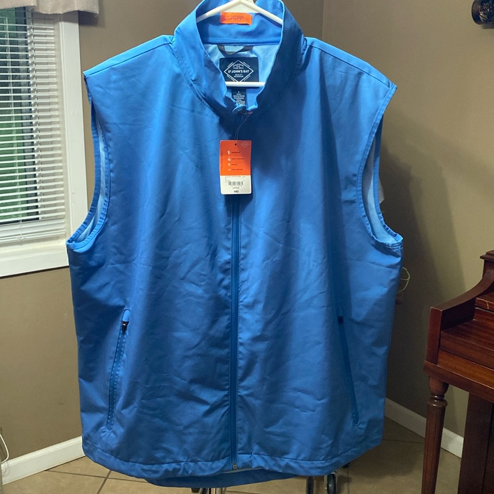St. John’s bay performance vest size L